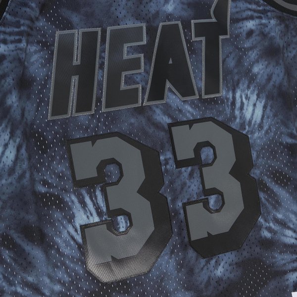 Men's Miami Heat Alonzo Mourning Mitchell & Ness Black Hardwood Classics 1996/97 Tie-Dye Swingman Jersey