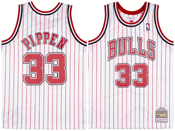 Men's Chicago Bulls #33 Scottie Pippen Mitchell & Ness 1995-96 Hardwood Classics Swingman White NBA Jersey